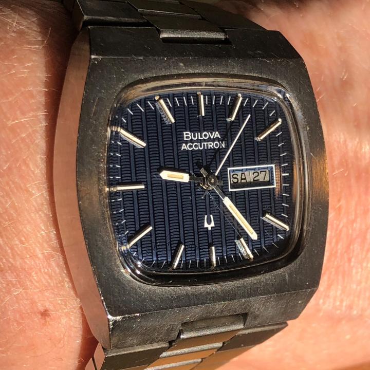 Montre bulova outlet accutron prix